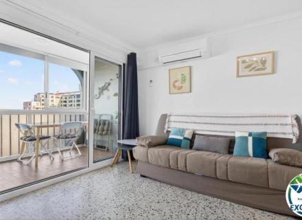 Sílvia acogedor apartamento de 2 dormitorios y a 50m de la playa con licencia turística