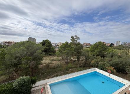 Appartement rénové avec licence touristique, terrasse et piscine