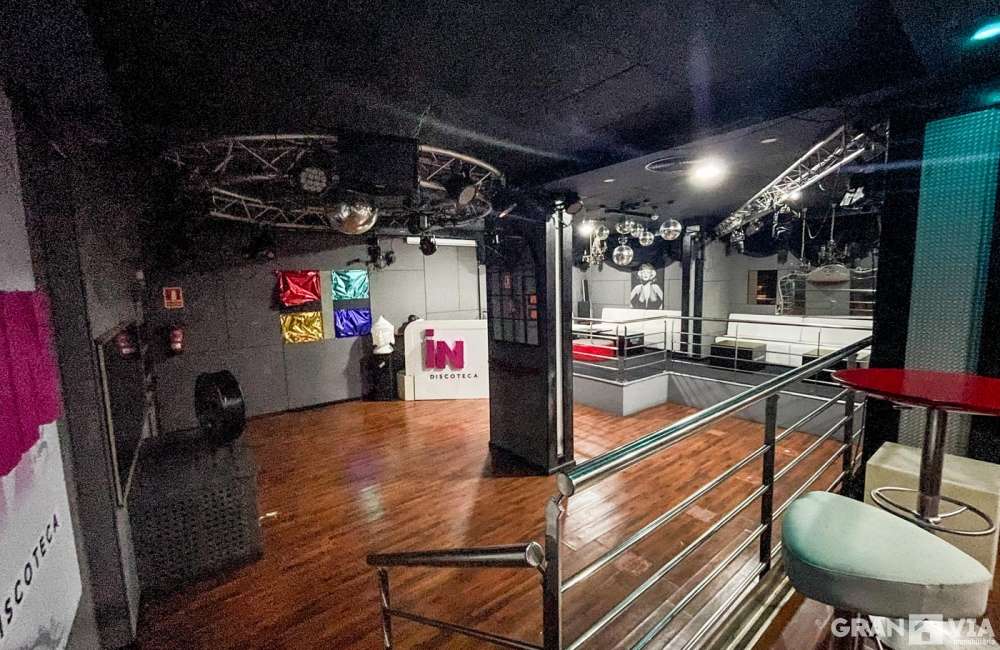 INSIDE-05.jpg
