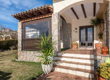 Maison avec vue sur mer à torre gran – terrain de 580 m²