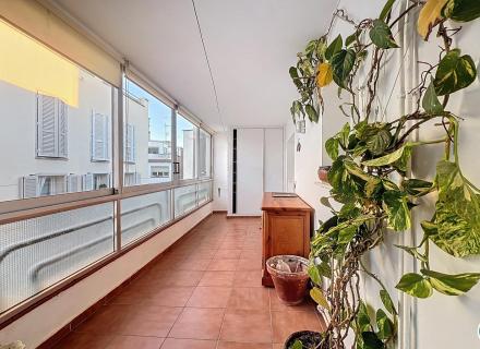 Apartamento en primera línea de mar en el centro de rosas