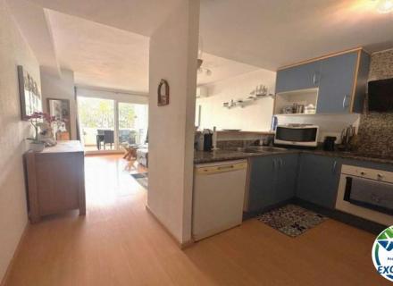 Gran oportunidad en santa margarita: apartamento con jardín y piscina.
