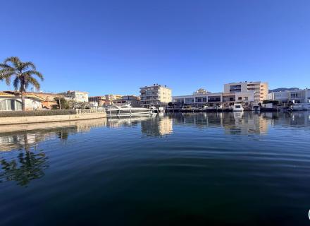 Amarre de 4 x 12 m. para embarcaciones de vela como de motor,