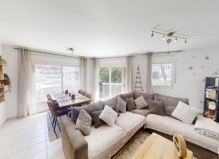Piso de 3 habitaciones con amare comunitario