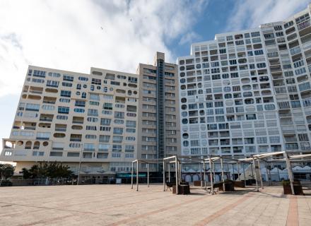Vivez la mer à seulement 100 mètres de la plage d’empuriabrava.