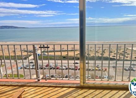 Sylvia appartement de 2 chambres à rénover avec une vue imprenable sur la mer