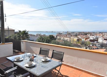 Apartamento con licencia turística y vistas al mar.
