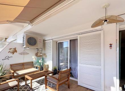 Appartement rénové avec terrasse à 150 m de la plage – empuriabrava