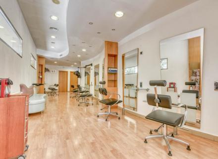 Oportunidad local comercial a 200 metros del centro peatonal de figueres ideal para despacho profesional.
