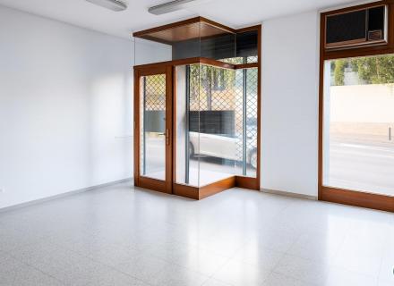 Local commercial avec possibilité de le transformer en logement au centre de figueres