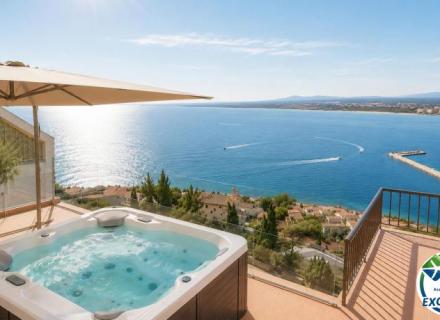 élégant chalet méditerranéen avec jacuzzi, garage et vues spectaculaires à roses