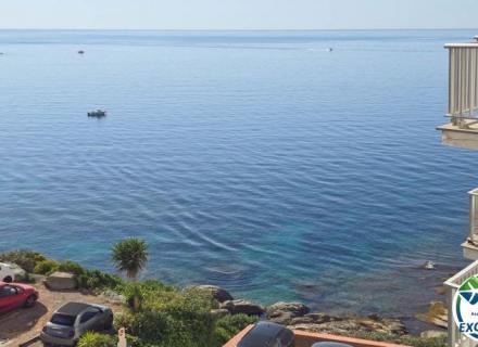 Appartement lumineux avec vue sur mer au phare de roses