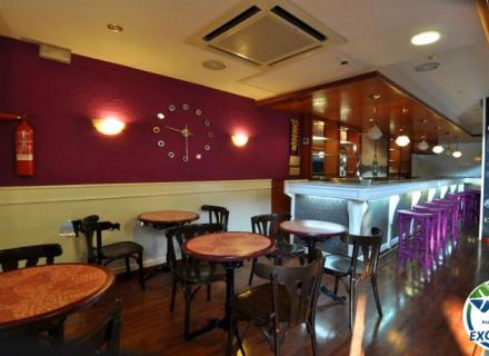 Local commercial entièrement équipé à vendre dans un excellent emplacement à figueres.