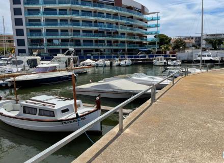Amarrage de 4 x 12 m pour bateaux à voile comme à moteur.