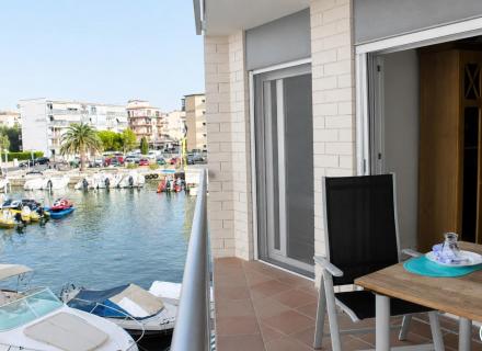 Appartement avec vue sur le canal, santa margarita, roses