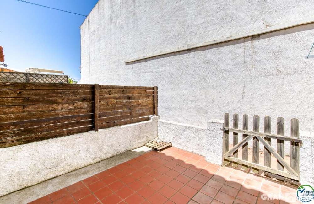 8270f8eedbcc04e661753d51fe239a8b_1600x1024.jpg