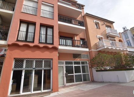 Local transformé en logement avec place de parking à gran reserva, empuriabrava