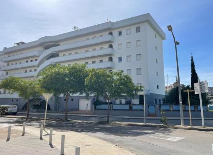 Magnífico apartamento de lujo que consta de tres dormitorios, un baño, un salón-comedor y una terraza con unas magnificas vistas
