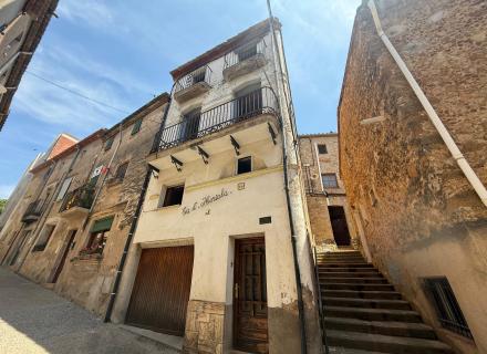 Casa a reformar en llado