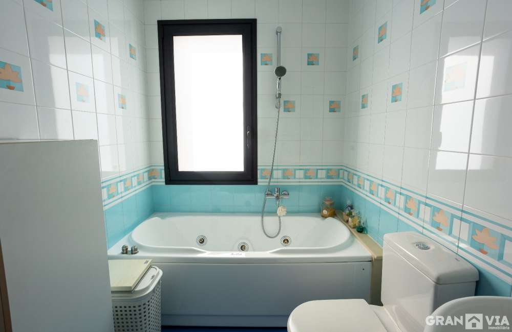 a4d826c22cc535d5afdc2cb1114ef8817dd1dc03.jpg