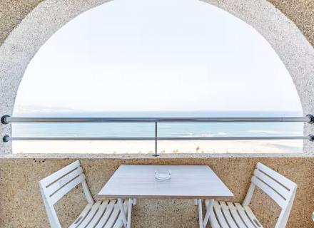 Studio au 17e étage avec terrasse et vue spectaculaire sur la mer – empuriabrava, costa brava