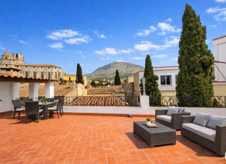 Casa con vistas increíbles en el centro de torroella de montgrí.