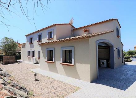 Villa totalmente renovada en la exclusiva zona de peralada golf