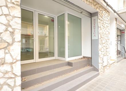 Local versátil de 120m² con accesibilidad total