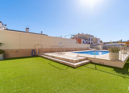 Piso de 2 habitaciones y piscina comunitaria- mas oliva, roses