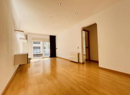 Piso reformado en venta (horta capallera).